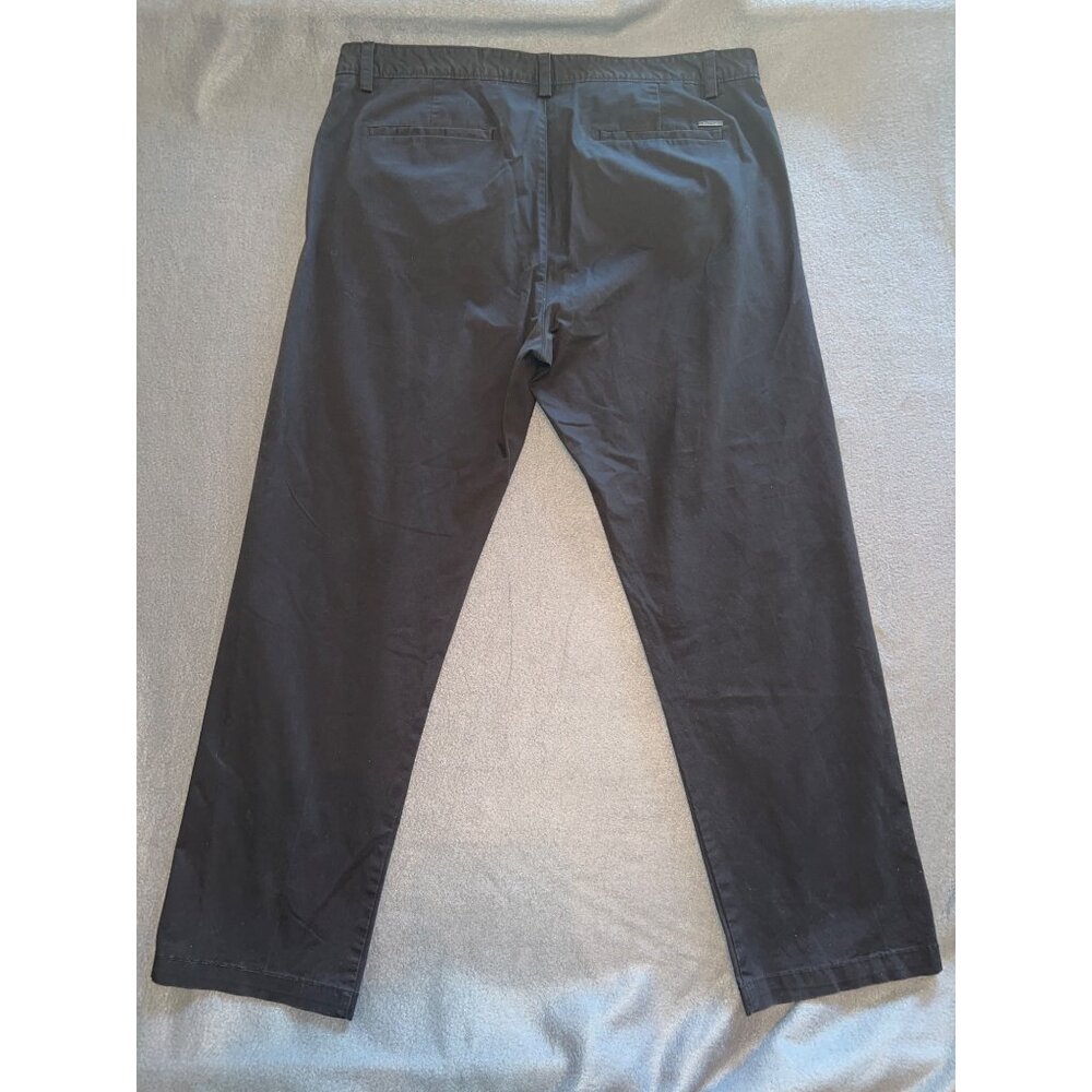 Lot of‎ 3 Men's Pants 38x30 GAP Jeans, Calvin Klein Black, DKNY Khaki Bundle - Picture 11 of 16